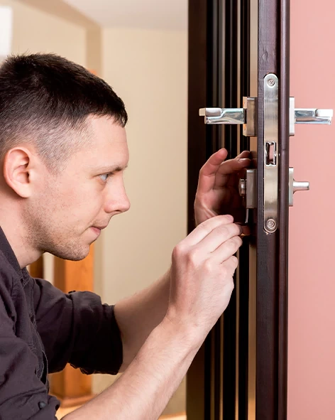 : Professional Locksmith For Commercial And Residential Locksmith Services in Aurora